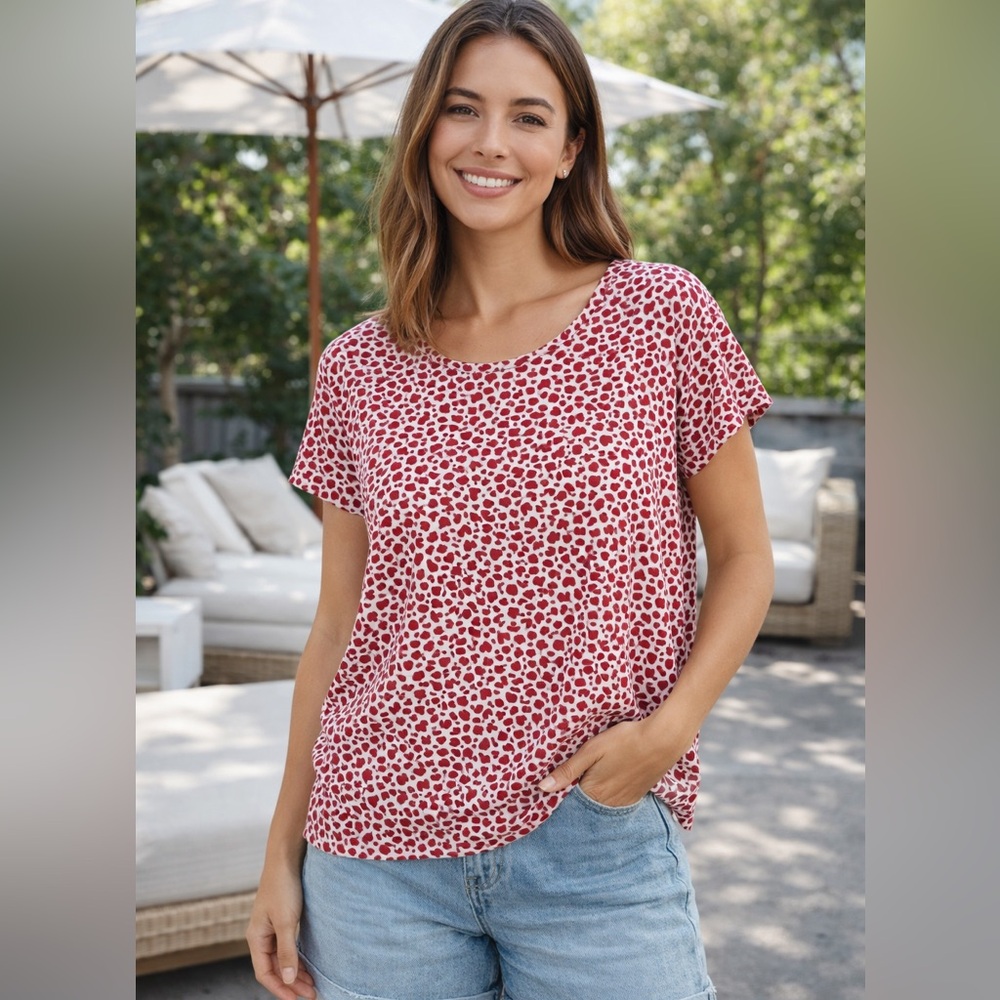 H&M Red and White Patterned Short Sleeve Top